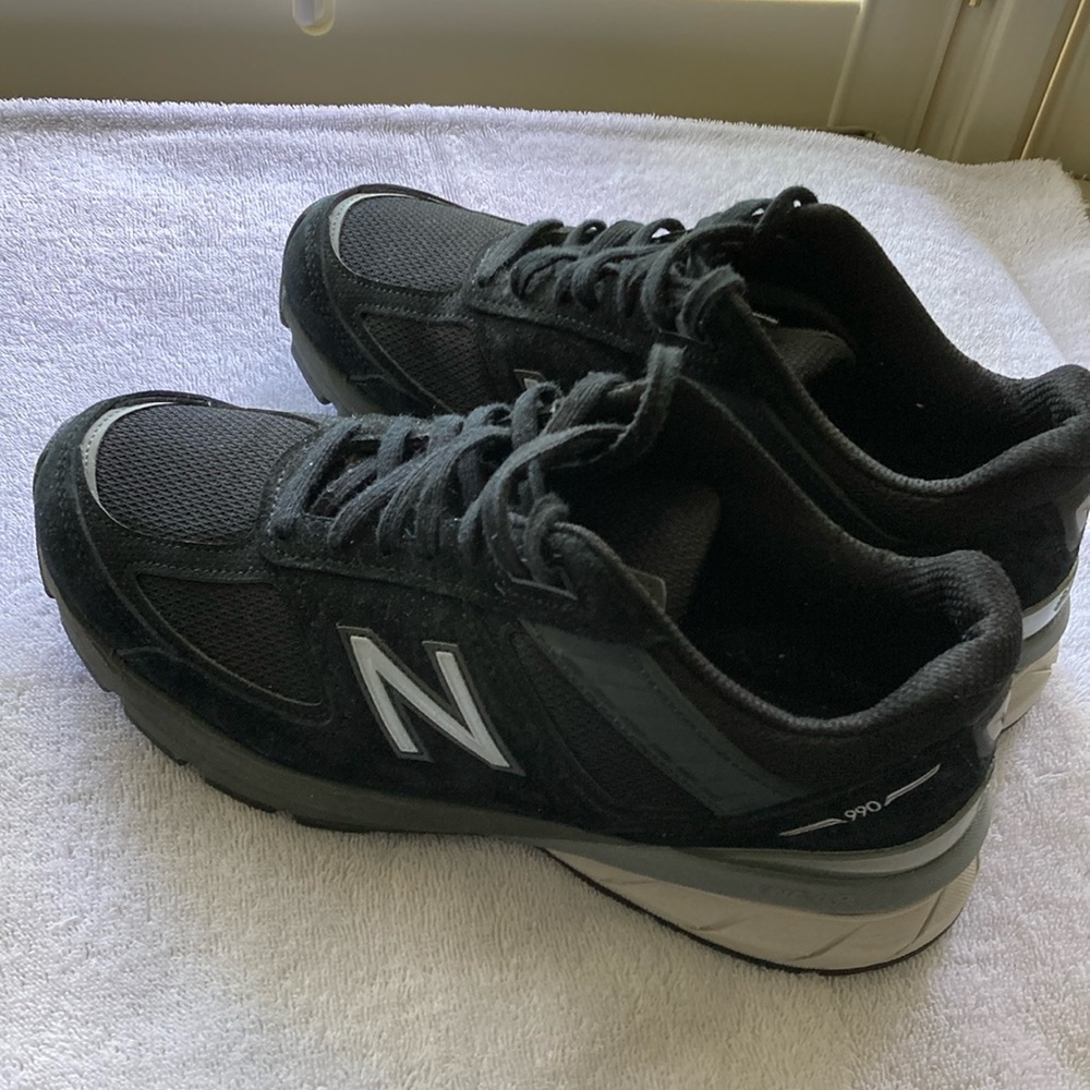 Men’s New Balance 990V5 shoes. Size 8.5 wide.